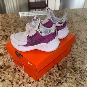 Nike Kids Sneakers in Purple and White